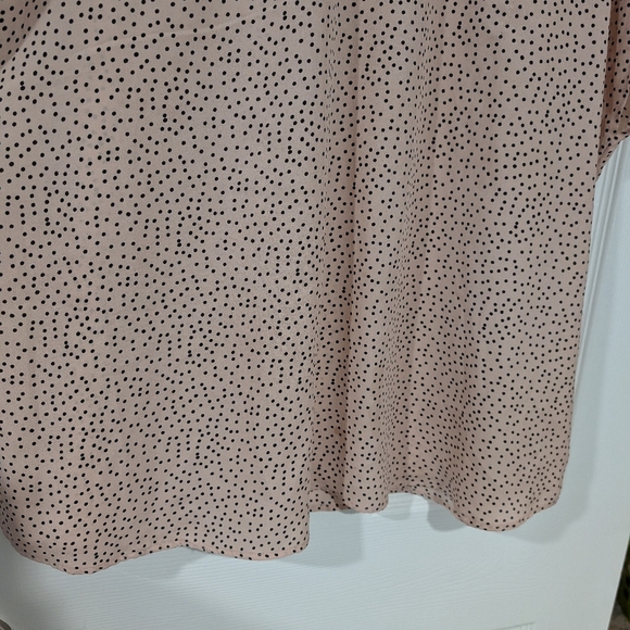 Halogen Pink and Black Polka Dot Short Sleeve Blouse in Size 2X - Picture 4 of 8